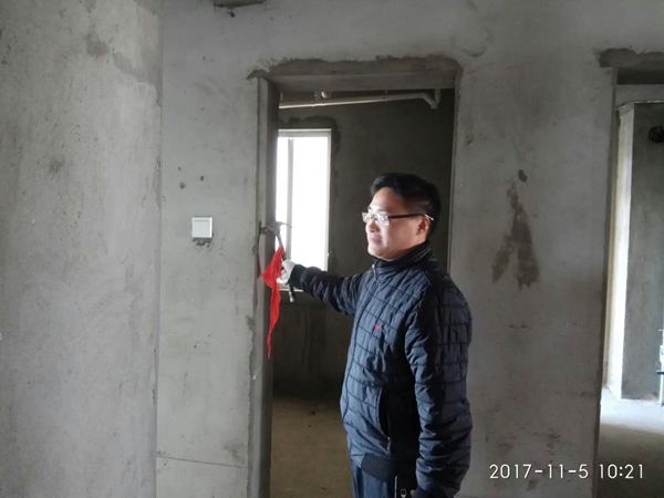 【博進裝飾】恭賀金色河畔丁先生開工大吉！喜迎東城國際母女送來錦旗！